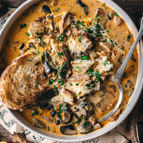 Houbová podzimní polévka