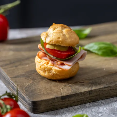 Slané profiterolky s ajvarovým krémom