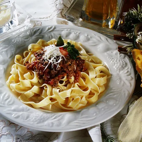 Těstoviny s ragú alla bolognese