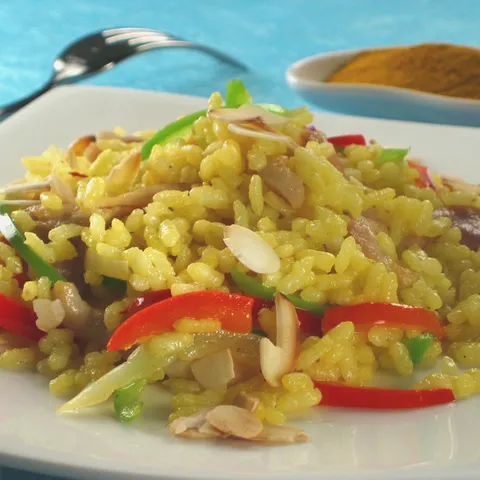 Pilaf so šafranom a kuracím mäsom
