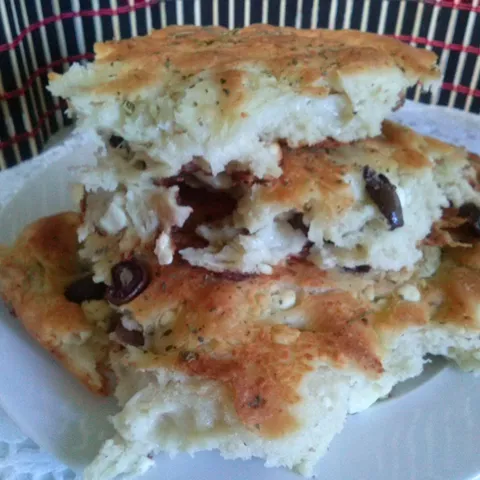 TIROPSOMO / KRUH SA FETA SIROM