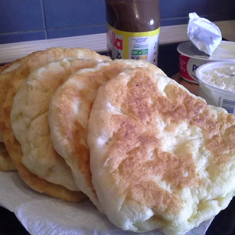 Lepinje / pogačice / prevrti / uštipci / pecipale