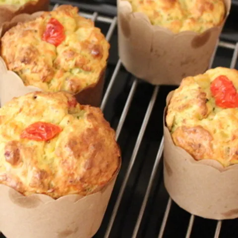 Muffins s Tikvicama i Mrkvicom (Zucchini & Carrot Slice)