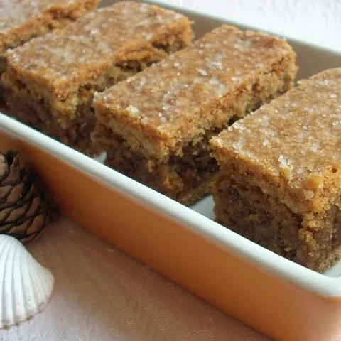 Starinska pita od meda i pečenih oraha