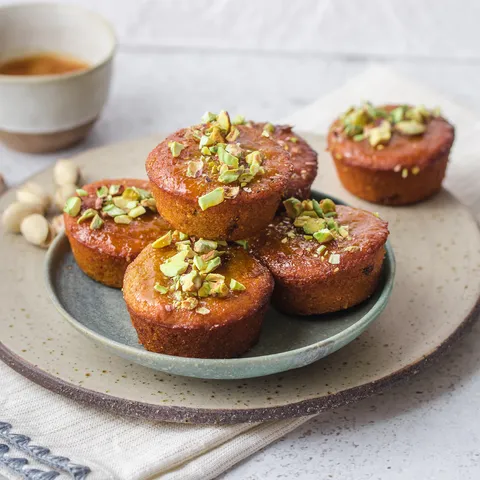 Veganski cupcakesi s narančom, jabukama i pistacijama