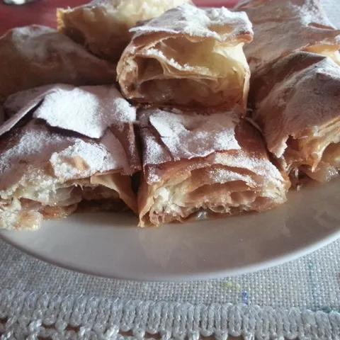 Becki strudel
