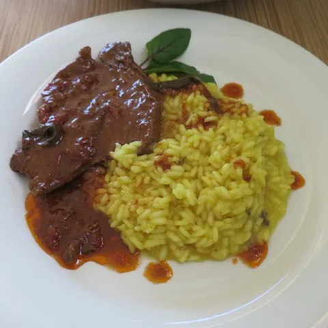 Goveđi odresci u umaku od kadulje