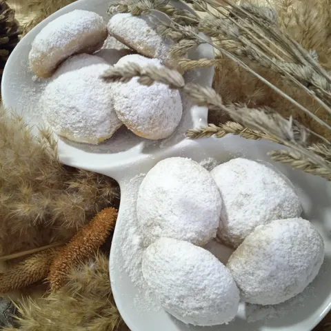 Snježni kolačići s marmeladom (posno)