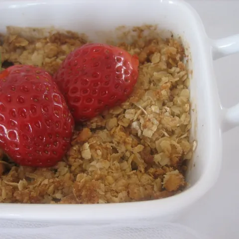 Crumble od jabuka sa zobenim pahuljicama