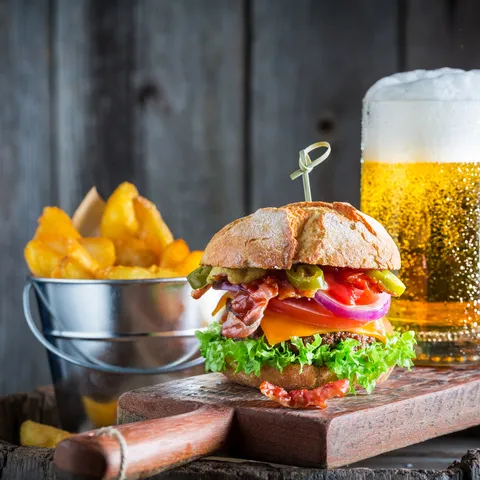 Hrana i pivo se ljube
