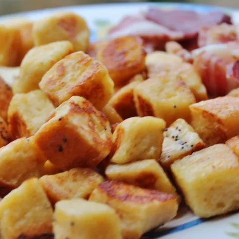 Pohane kockice kruha