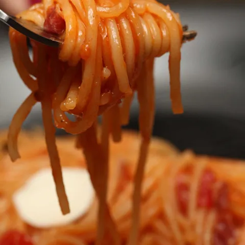 Spageti s prsutom
