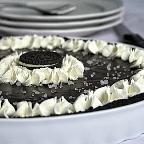Oreo tart sa čokoladom i karamelom