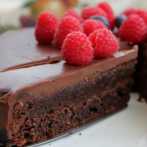Chocolate & Hazelnut Cake with Espresso Ganache (Cokoladni kolac s ljesnjacima & Ganache s kavom)