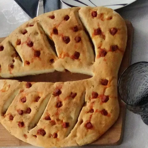 Fougasse sa chorizo i timijanom