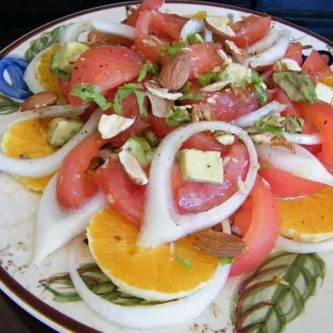 Avokado-narandza-bademi salata