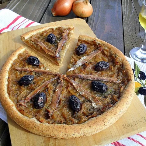 Nica tart sa inćunima i maslinama - Pissaladière Niçoise