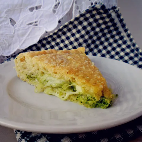 FOCACCIA PUNJENA BROKULOM I MOZZARELLOM