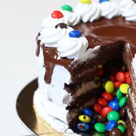 Piniata torta od čokolade + video