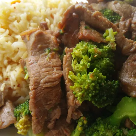 Stir fry sa fileom i brokulom