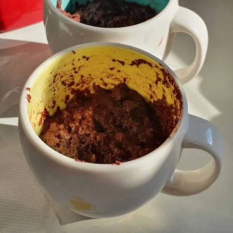 schwarzwald čokoladni kolač u šalici VEGAN BEZ jaja, mlijeka (gluten free opcija)