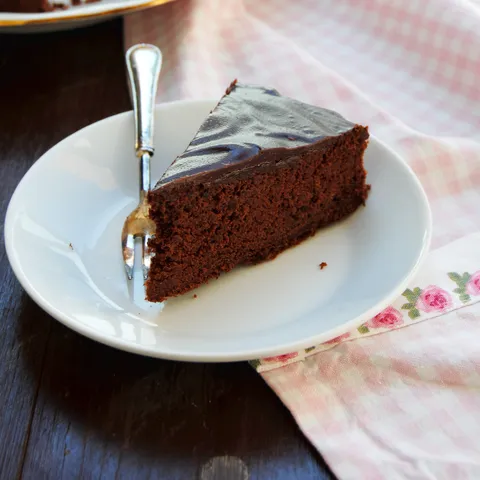 Čokoladna torta s tikvicama