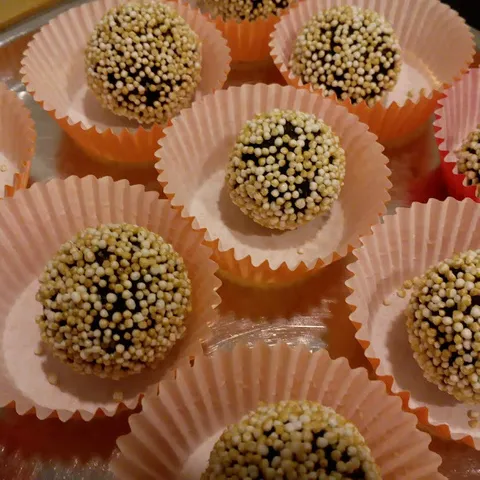 Kuglice od urmi i kakaa, raw food i gluten free