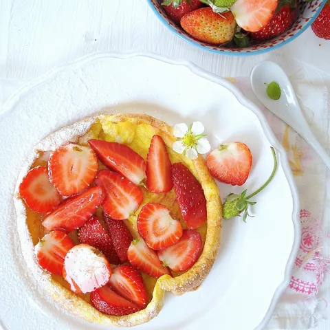 Dutch baby s jagodama i aromom vanilije