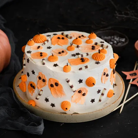 Torta s bundevom, cimetom i karamelom za Noć vještica