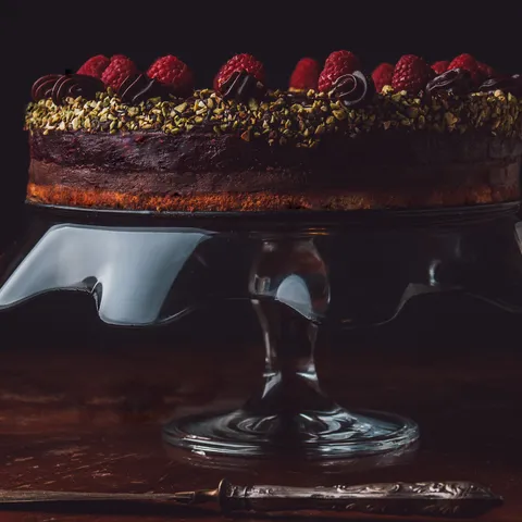 Cokoladna torta sa malinama i marcipanom Johanna Lafera
