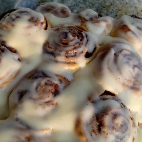 Cinnamon Rolls (role / pužići s cimetom)