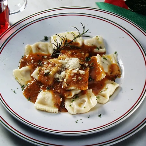 Ravioli sa sirom alla bolognese