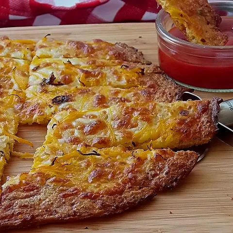 Quinoa pizza sa sirom i mrkvom