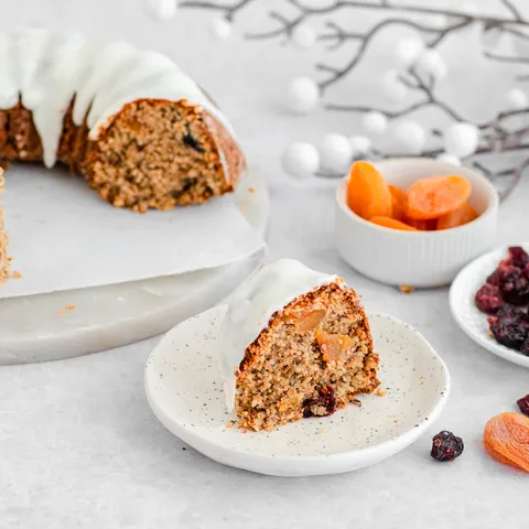 Muesli kuglof s bijelom glazurom