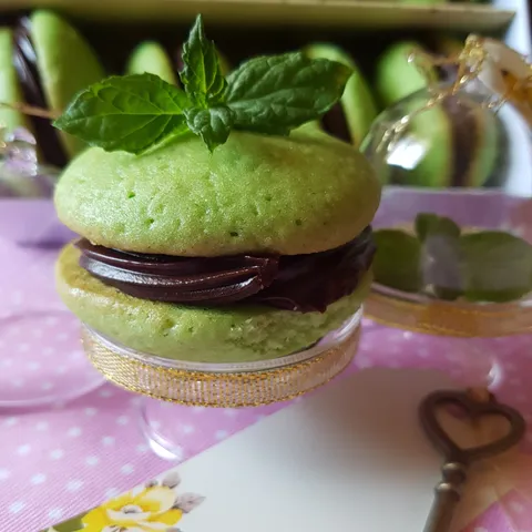 Whoopies sa mentom i čokoladom