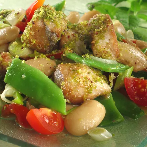 Salata s mladim grahom i tunom